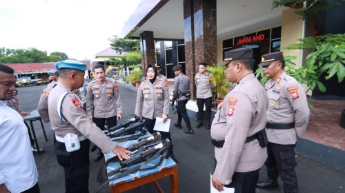 Kapolres Ternate Periksa Senjata Api Anggota
