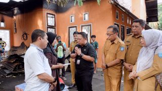 Pemkot Ternate Beri Santunan untuk Korban Kebakaran di Akehuda dan Kalumata