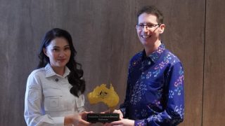 Bertemu Konjen Australia, Sherly Soroti Kebutuhan Jalan Tani dan Komputer Sekolah