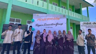 SMA IT Nurul Hasan Gelar Penerimaan Rapor dan Murid Awards 2025-2026