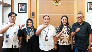 Sekda Ternate Lepas Dua Delegasi Gita Bahana Nusantara menuju Istana Negara
