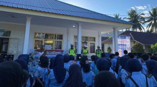 Polda Maluku Utara Sosialisasi Keselamatan Berkendara di SMK Negeri 5 Tidore