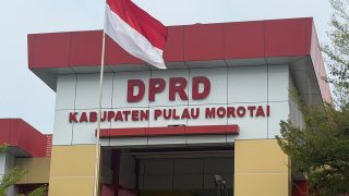 Sekwan Bungkam saat Paripurna DPRD Pulau Morotai Mendadak Dibatalkan