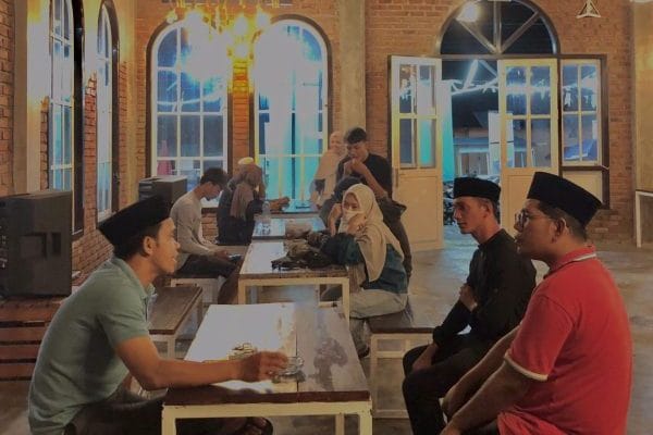 Jaga Tradisi Kuliner Ramadan, Pemuda Desa Fagudu Gelar Bakar Nasi Jaha