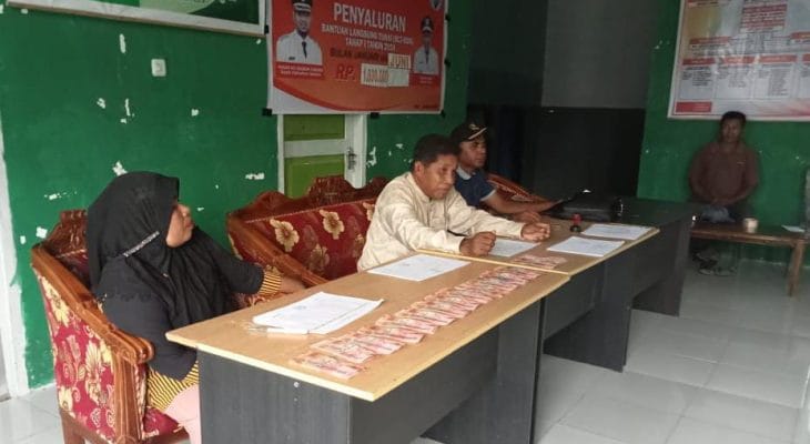 Pemerintah Desa Pelita, Halmahera Selatan Bagikan BLT Tahap I Tahun 2024