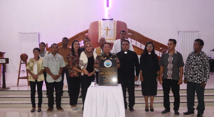 Bupati Aliong Mus Resmikan Gereja Jou Barakati Desa Kilo