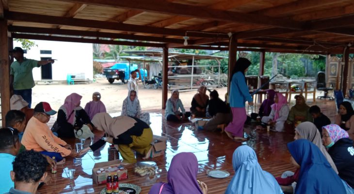 Warga Dua Desa di Taliabu Silaturahmi dengan Citra Puspitasari Mus