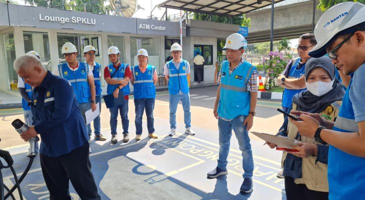 Pastikan Pelayanan Arus Balik, PLN Bersama Itjen Kementerian ESDM Cek Kesiapan SPKLU di Wilayah Banten