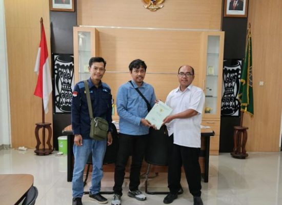 PLN Terima Sertifikat Tanah Proyek SUTT Gewaja, Papua