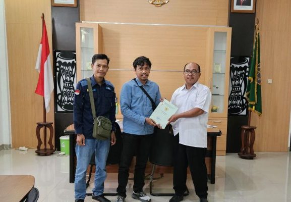 PLN Terima Sertifikat Tanah Proyek SUTT Gewaja, Papua