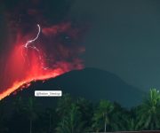 Erupsi gunung Ibu di Kabupaten Halmahera Barat Maluku Utara