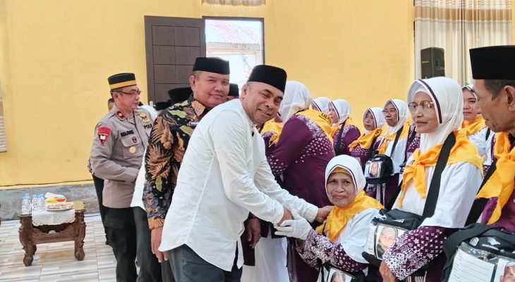 Lepas Rombongan CJH, Sekda Taliabu Doakan Jadi Haji Mabrur 