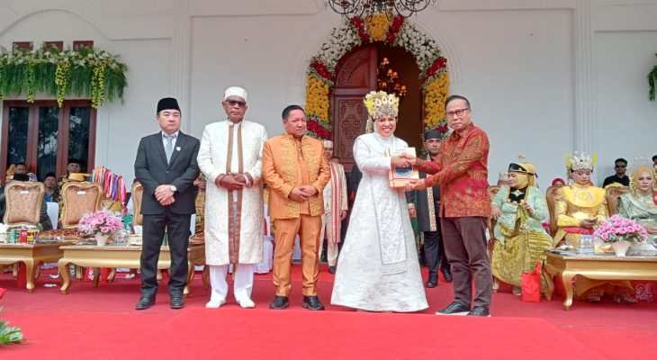 Bupati Ningsi Terima Dokumen Pemekaran DOB Mangoli Raya di HUT Ke-21 Kabupaten Kepulauan Sula 