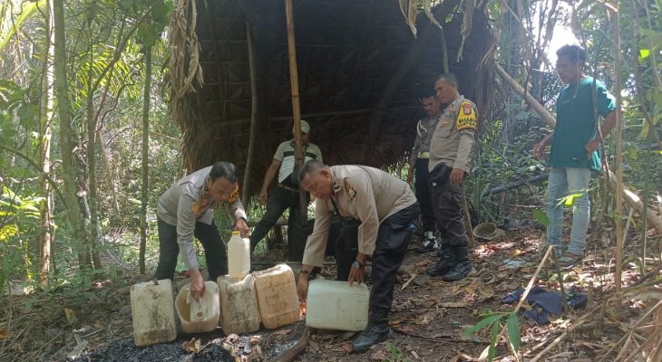 Tindak Lanjut Instruksi Kapolda, Polsek Wasile di Halmahera Timur Bongkar Tempat Penyulingan