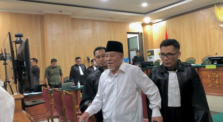 Mantan Gubernur Maluku Utara Bantah Kesaksian Ajudan