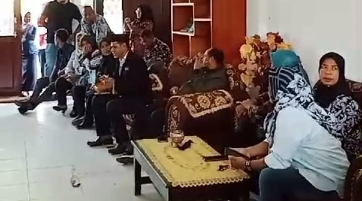 Tunjangan Non-Sertifikasi Tak Cair, Guru di Kepulauan Sula Datangi Dinas Pendidikan