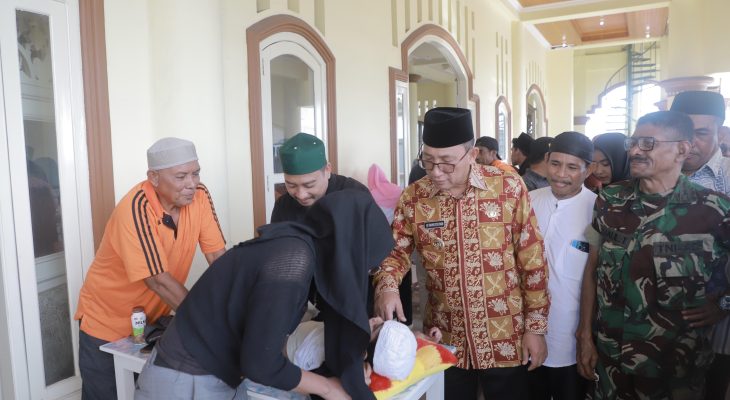 Tauhid Apresiasi Sunatan Massal Gratis di BKM Al Fajri Toboko Ternate