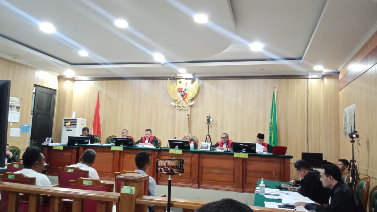 Kesaksian saksi di Pengadilan Negeri Ternate dengan terdakwa Abdul Gani Kasuba.