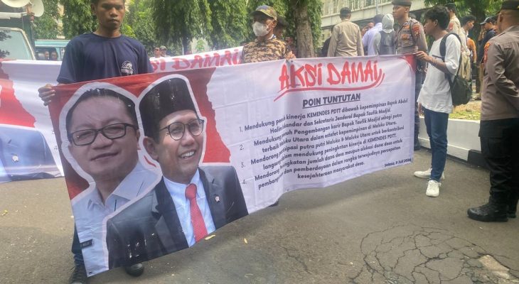 Dukung Kinerja Sekjen Taufik Madjid, Gabungan Mahasiswa Maluku Utara Gelar Aksi Damai di Depan Kantor Kemendes PDTT