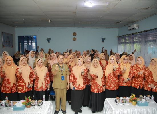 Penasehat DWP Kota Ternate Roadshow ke DPPKB 