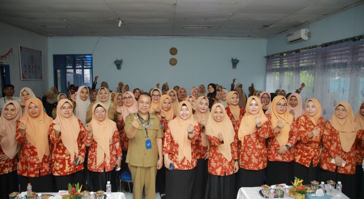 Penasehat DWP Kota Ternate Roadshow ke DPPKB 