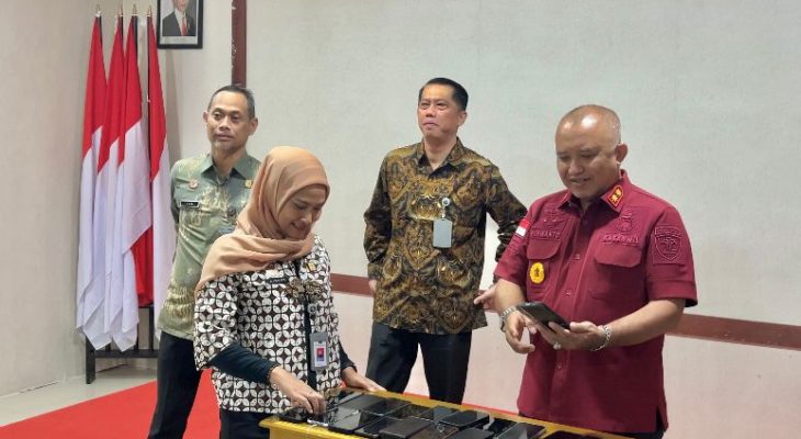 Kakanwil Kemenkumham Periksa Handphone Seluruh Pegawai