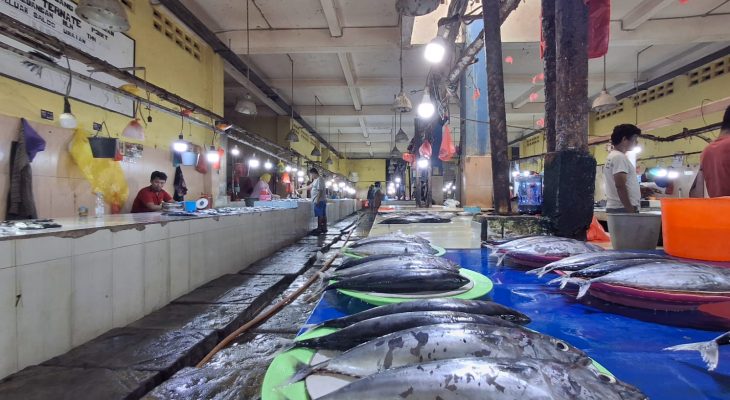 Cuaca Buruk, Harga Ikan di Pasar Ternate Melonjak