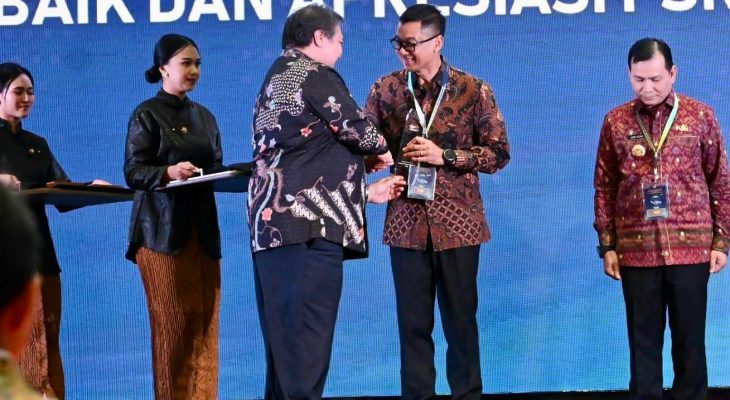 Rampungkan PSN Infrastruktur Kelistrikan Sesuai Target, PLN Terima Penghargaan dari Kemenko Perekonomian