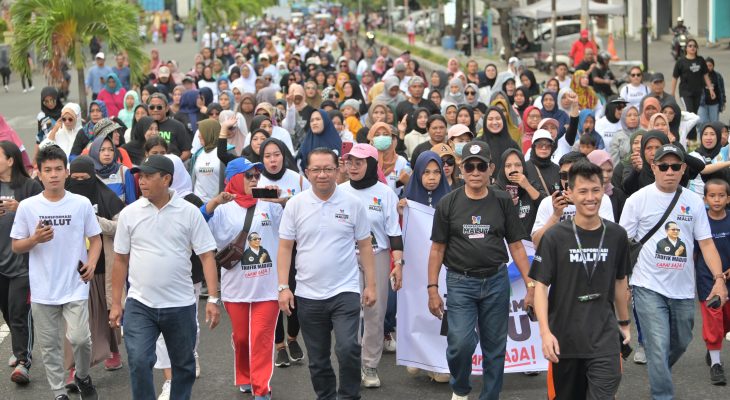 Ribuan Warga di Kota Ternate Antusias Ikut Jalan Sehat Bersama Taufik Madjid