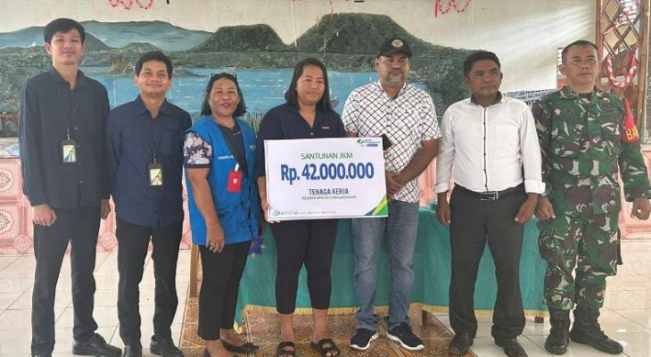 Ahli Waris Petani di Halmahera Utara Terima Santunan BPJS Ketenagakerjaan