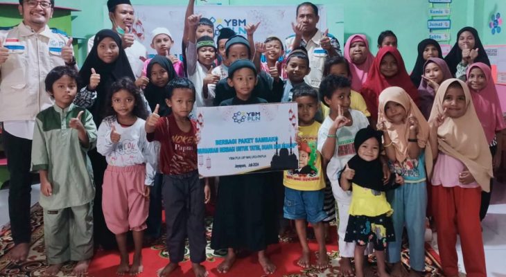 PLN Berikan Paket Bantuan Kepada Anak Yatim dan Pelajar di Jayapura Pada Peringatan Hari Anak Nasional