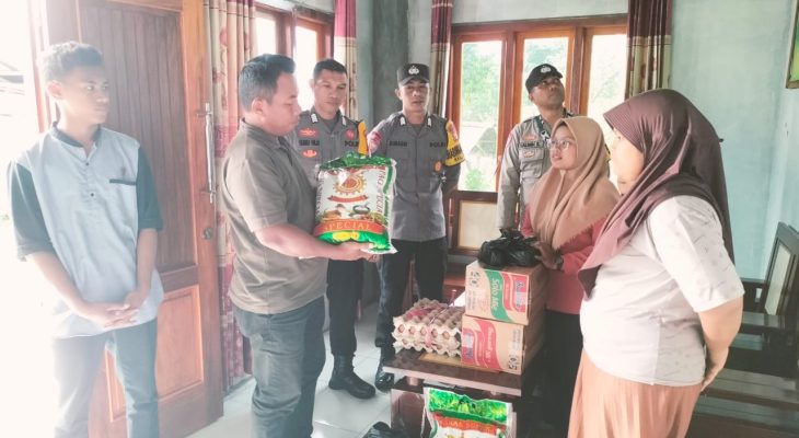 Program Jumat Berkah Polsek Ternate Utara Salurkan Bantuan Sembako