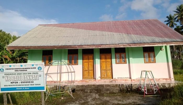 5 Bulan Siswa PAUD di Halmahera Selatan Ini Terlantar, Gurunya Malah Posting Gaji di FB