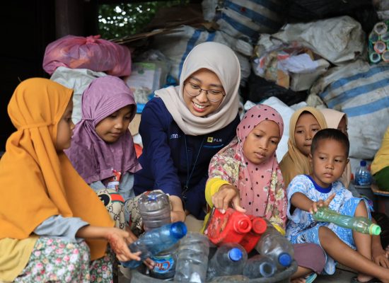 Program PLN Peduli Dukung Pengembangan Pendidikan Bagi 20.848 Penerima Manfaat di Semester I 2024