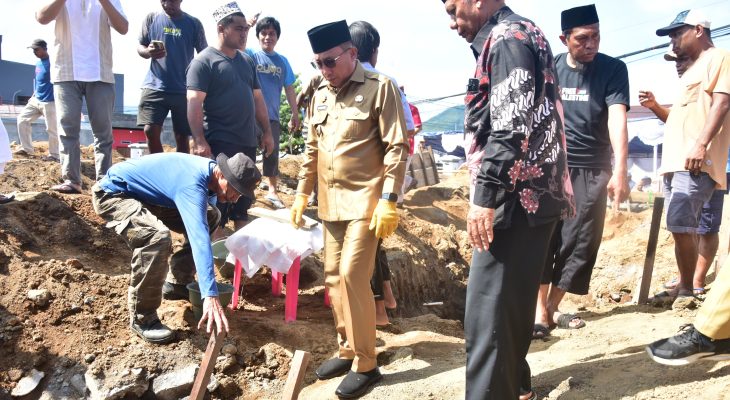 Wali Kota Ternate Letakkan Batu Pertama Pembangunan Masjid Mujahhidin