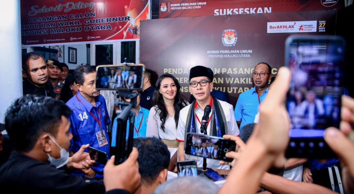 Benny Laos dan Sarbin Sehe Resmi Daftar Cagub dan Cawagub ke KPU Maluku Utara