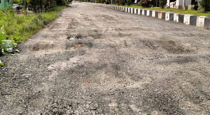 Uang Muka Cair, Jalan Dalam Kota Bobong Belum Dikerjakan