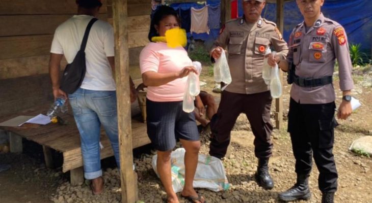 Polsek Bacan Barat Tangkap 3 Perempuan Penjual Miras
