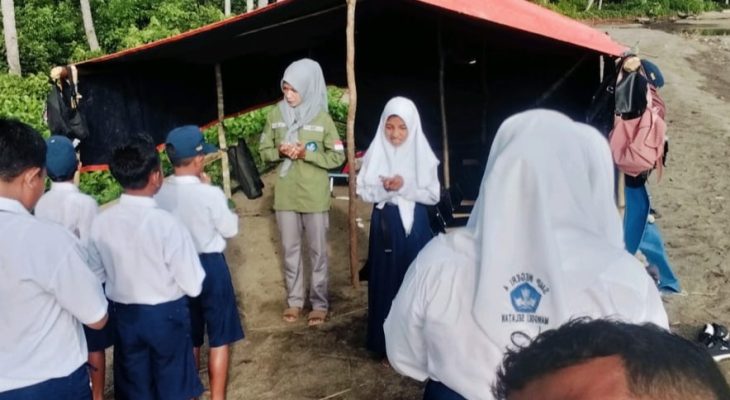 Terkendala Jaringan Internet, Siswa di Kepulauan Sula Simulasi Asesmen di Pantai