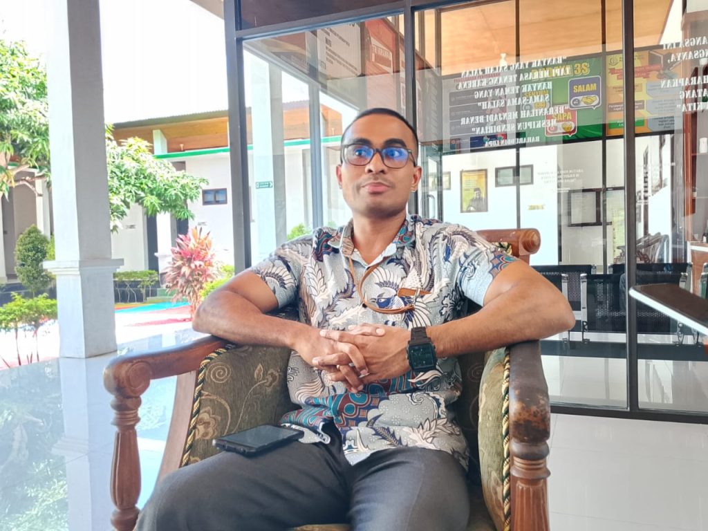 Kasi Intel Kejari Kepulauan Sula, Raimond.(Foto: Hamdi/malutpost.com)