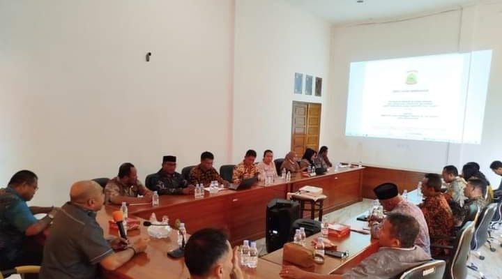 Rapat Bersama TAPD Bahas Target Pendapatan Asli Daerah 2025