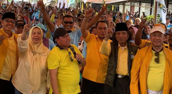 Cagub Aliong Mus Umrahkan Imam Masjid Al-Ikhlas Desa Tongute Ternate