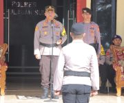 Kapolres Kepulauan Sula, AKBP Kodrat Muh Hartanto saat pimpin apel operasi Zebra. (Foto: Humas Polres Sula)