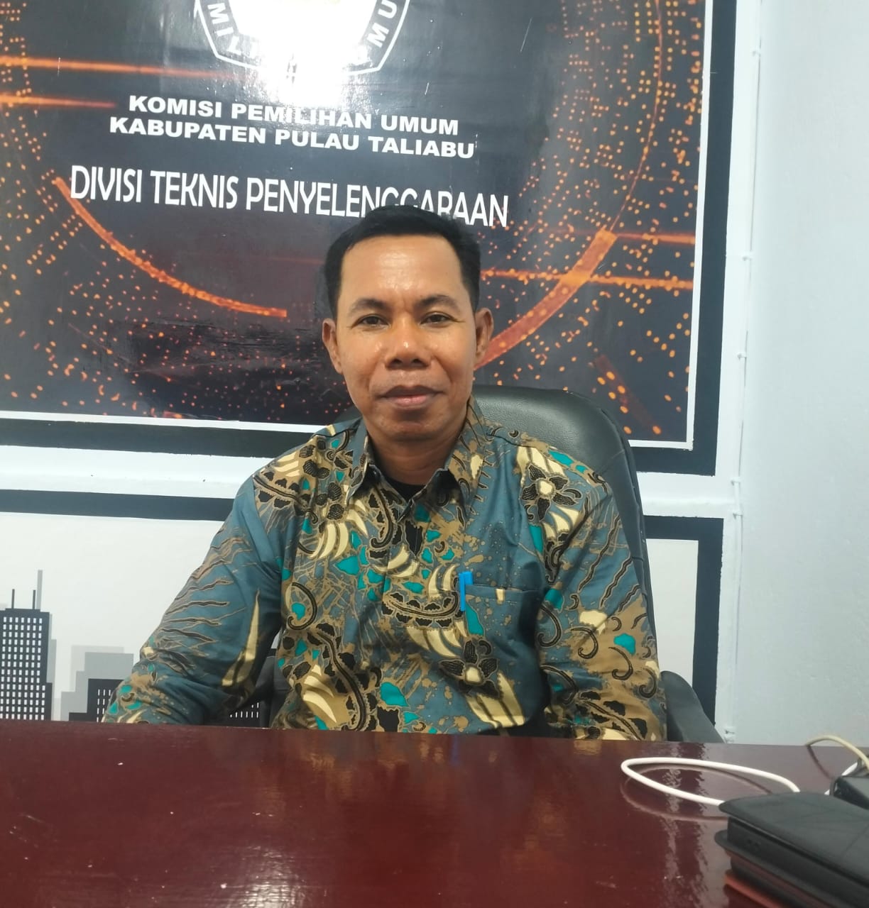 Ketua KPU Pulau Taliabu, Rometi Haruna. (Foto;Sukasno/malutpost.com)