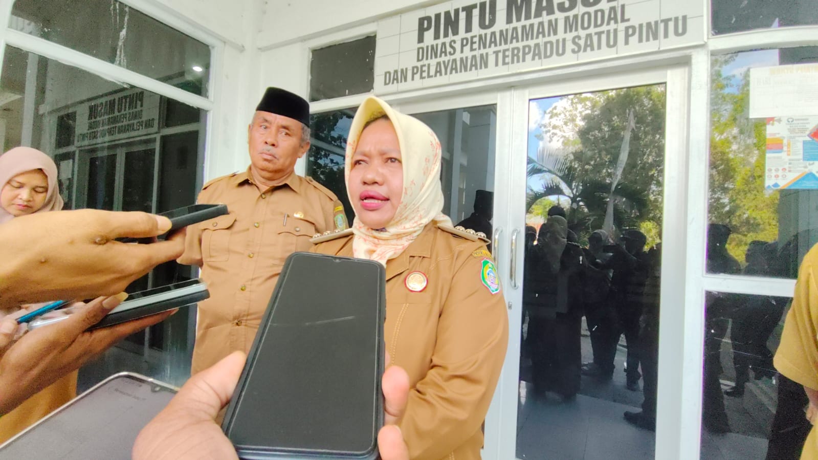 PJs Bupati Kepulauan Sula, Wa Zaharia.(foto: Hamdi/malutpost.com)