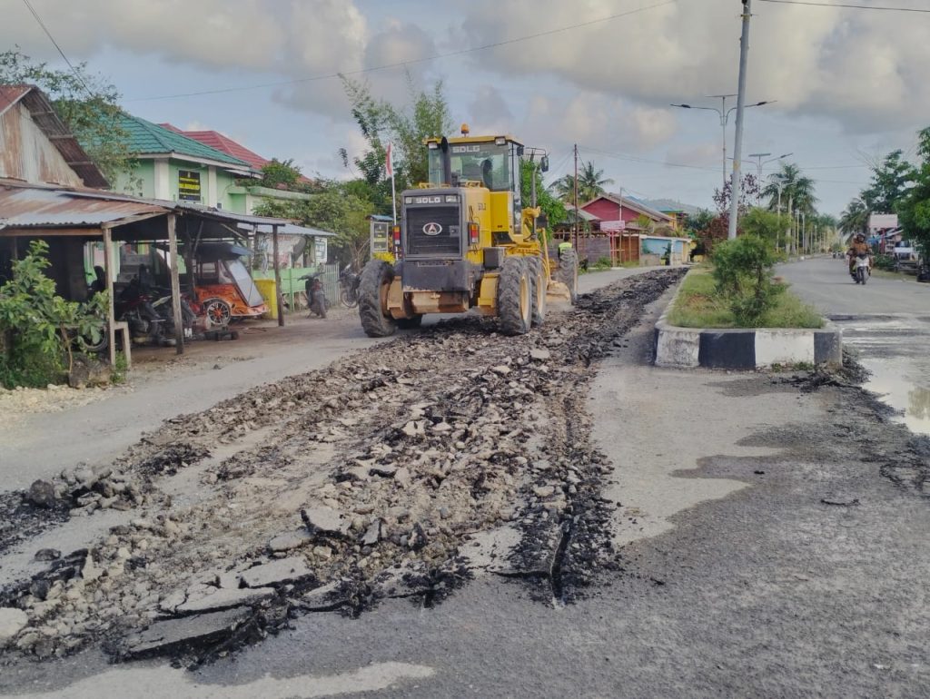 Pekerjaan Jalan dalam Kota Bobong