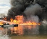 Speedboat terbakar. (Foto: Sukasno Sangaji/malutpost.com)