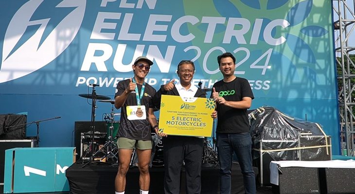 5 Pengemudi Ojol Prasejahtera Dapat Motor Listrik di PLN Electric Run 2024