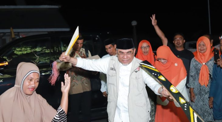 Kampanye di Halmahera Selatan, MK Juga Lantik 37 Tim Relawan dan Ribuan Anggota