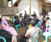 Citra - Utuh saat blusukan di beberapa Desa di Kaki Gunung di Kecamatan Tabona